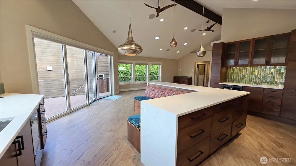 609 13th Avenue W Kirkland, WA 98033