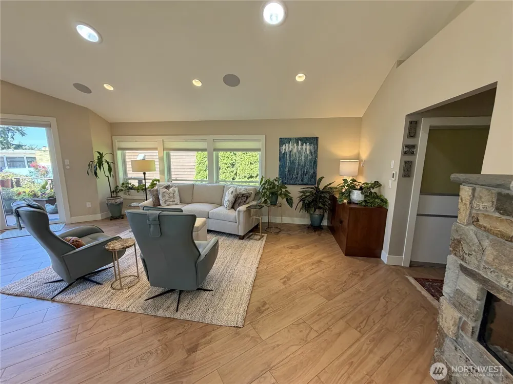 609 13th Avenue W Kirkland, WA 98033