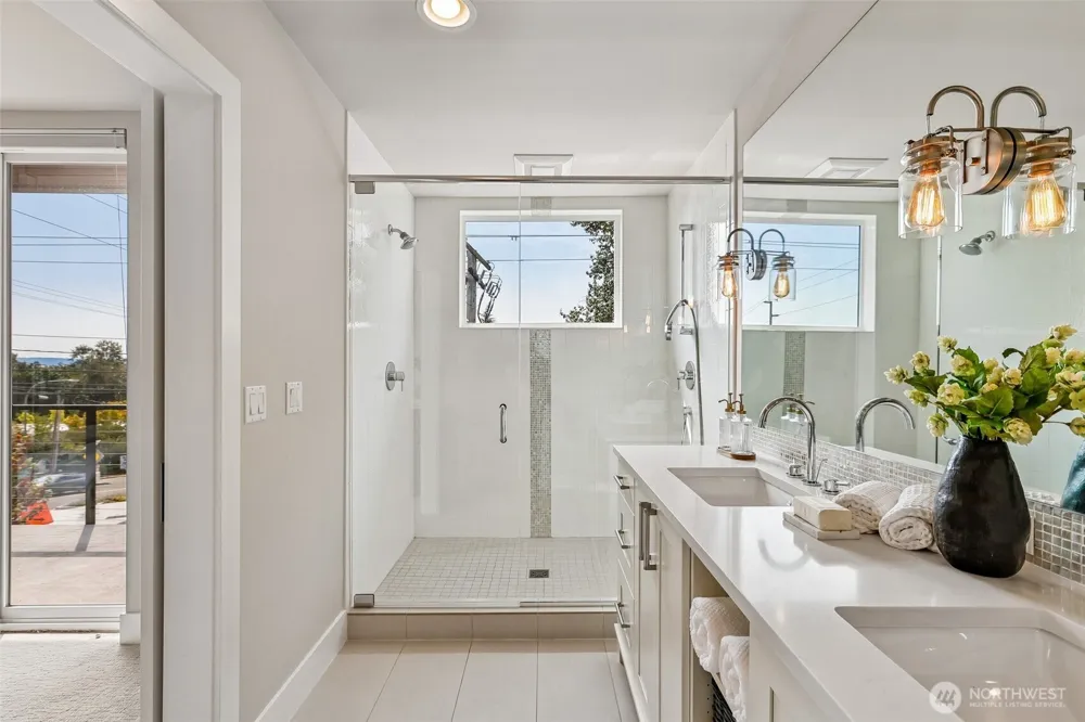 8710 112th Avenue NE Kirkland, WA 98033