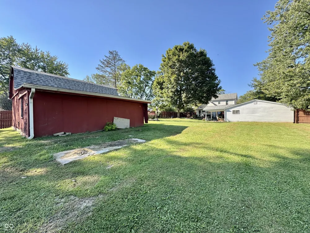 179 Cross Clayton, IN 46118