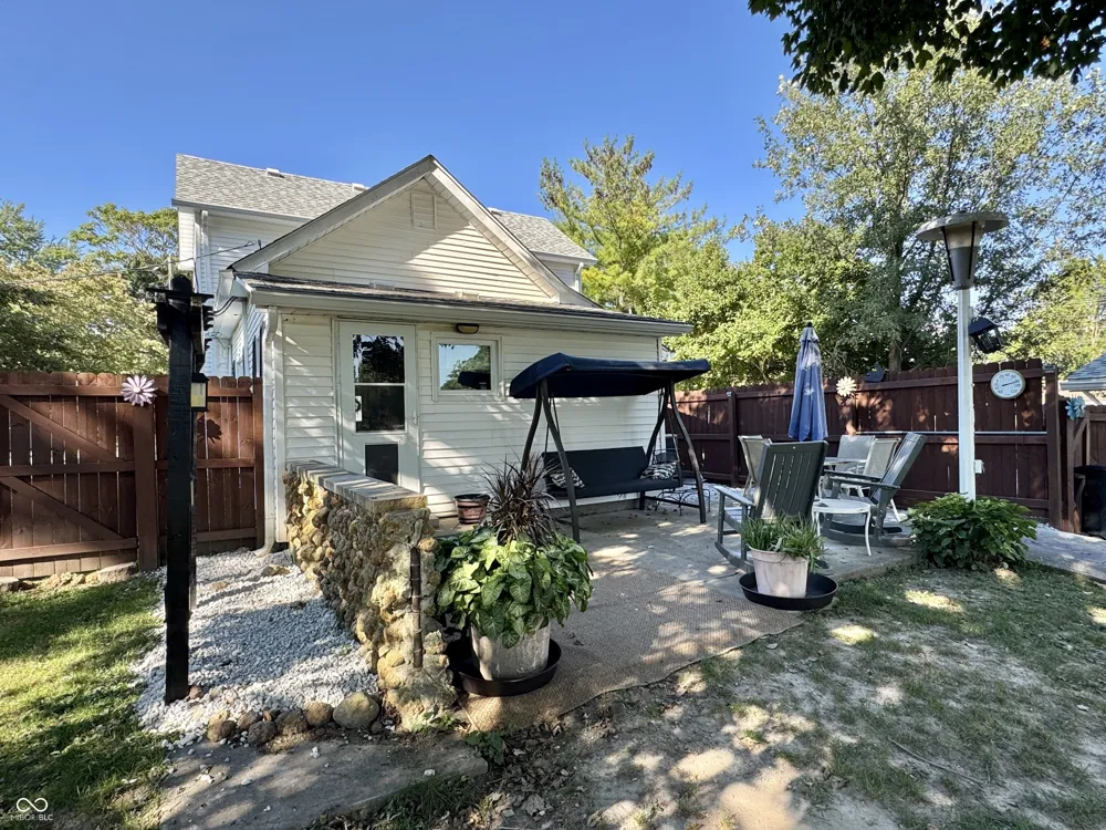 179 Cross Clayton, IN 46118