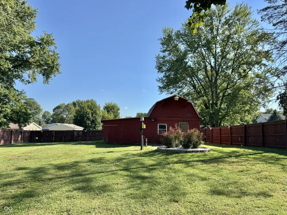 179 Cross Clayton, IN 46118