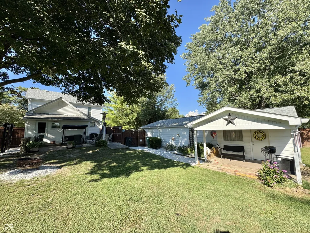 179 Cross Clayton, IN 46118