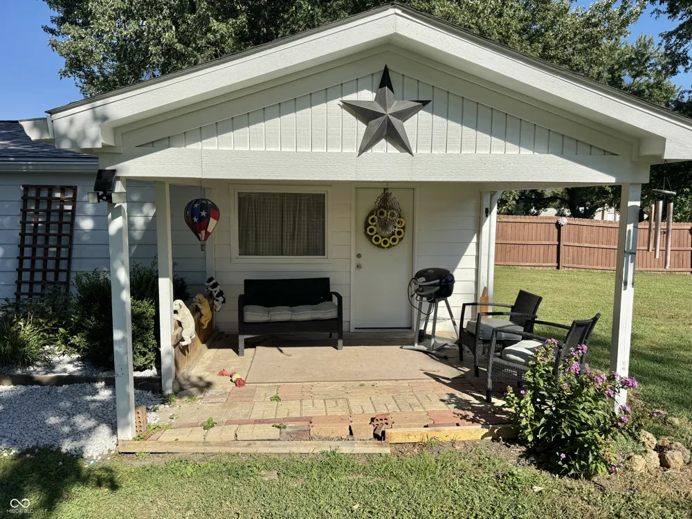 179 Cross Clayton, IN 46118
