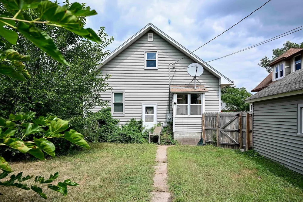 317 E Howard Street Winona, MN 55987