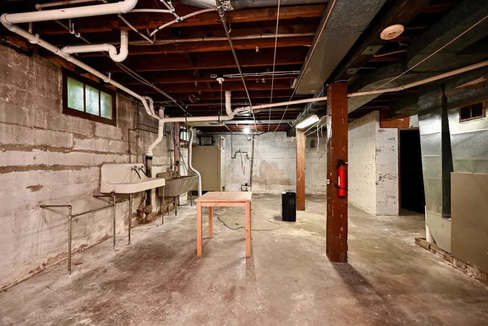 317 E Howard Street Winona, MN 55987