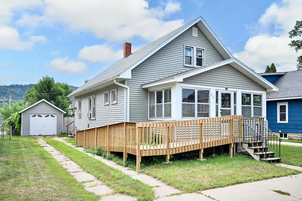 317 E Howard Street Winona, MN 55987