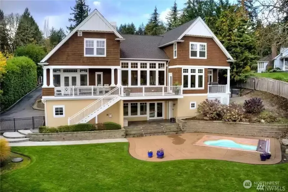 11621 Gravelly Lake Drive SW Lakewood, WA 98499