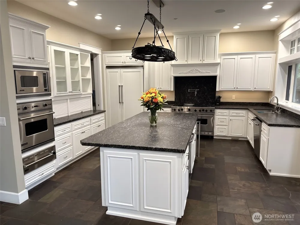 11621 Gravelly Lake Drive SW Lakewood, WA 98499
