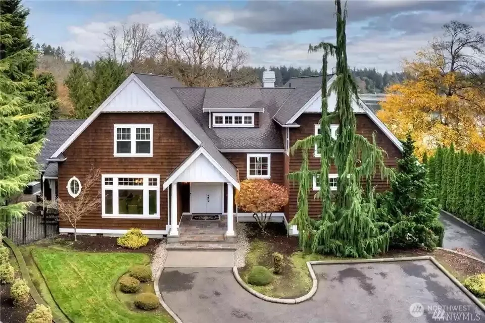 11621 Gravelly Lake Drive SW Lakewood, WA 98499