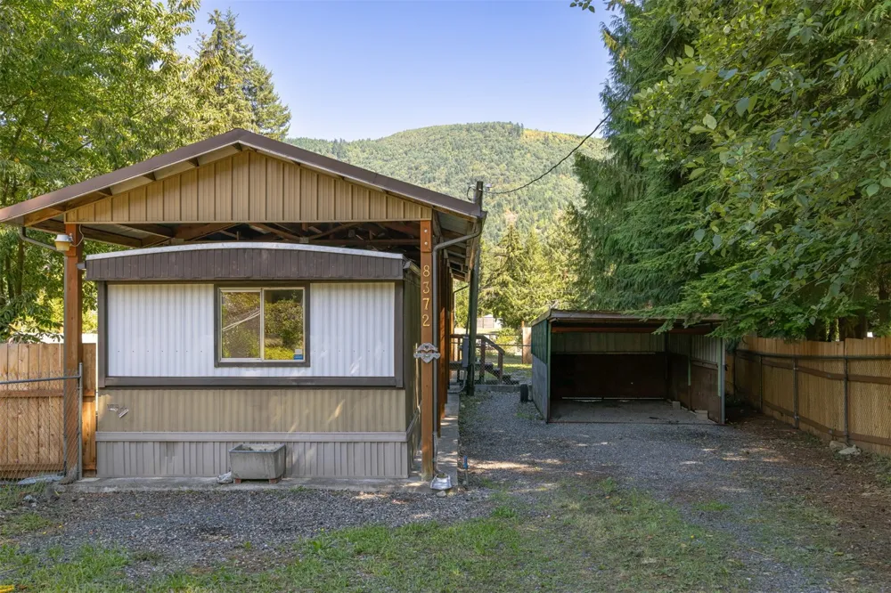 8372 Juniper Lane Maple Falls, WA 98266