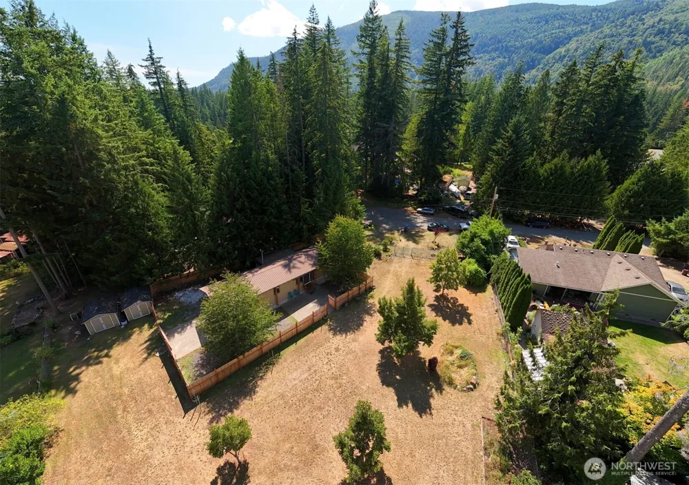 8372 Juniper Lane Maple Falls, WA 98266