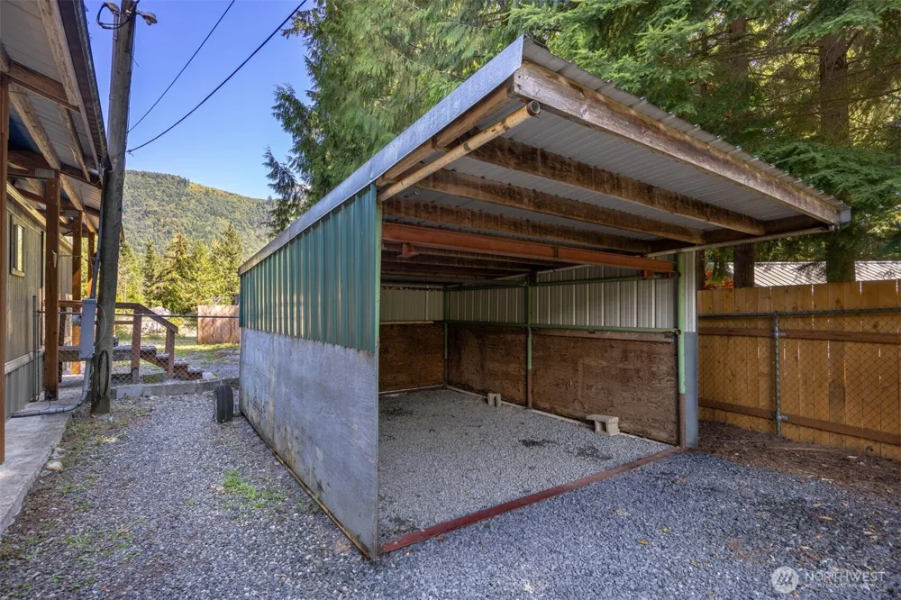 8372 Juniper Lane Maple Falls, WA 98266