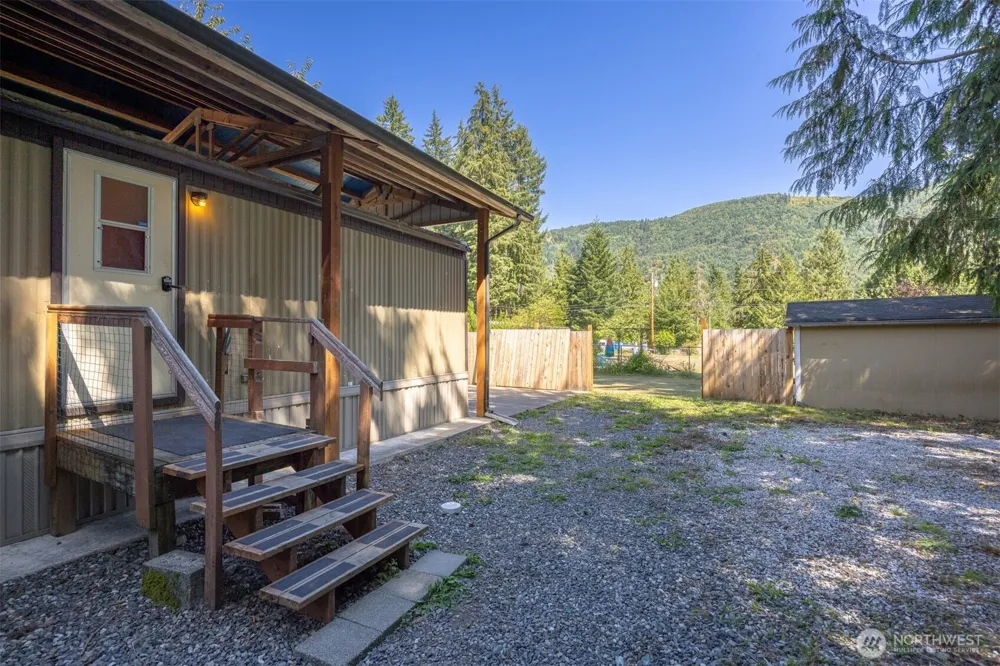 8372 Juniper Lane Maple Falls, WA 98266