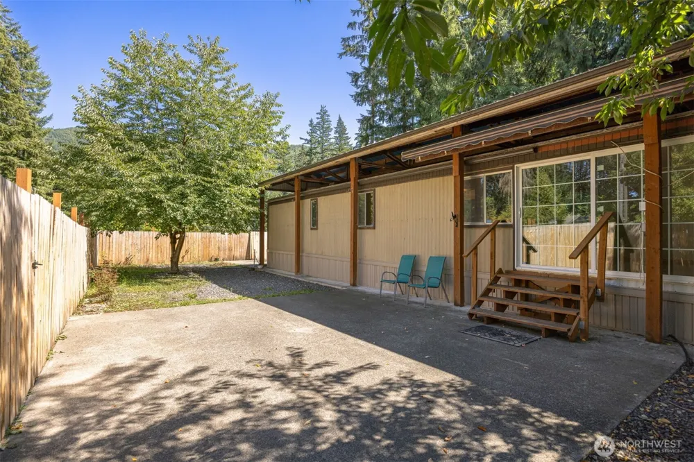 8372 Juniper Lane Maple Falls, WA 98266