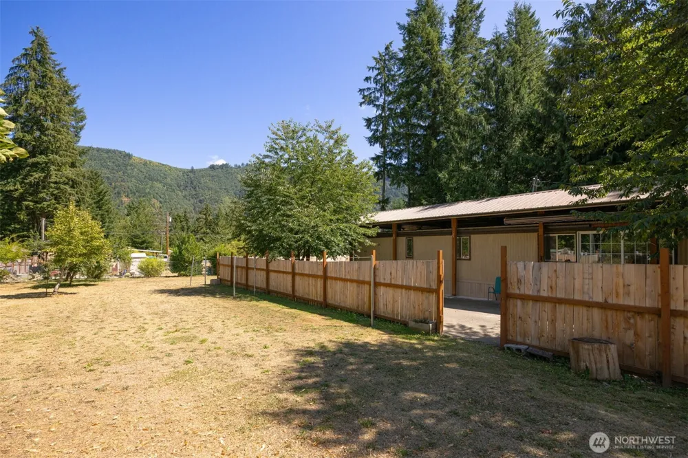 8372 Juniper Lane Maple Falls, WA 98266