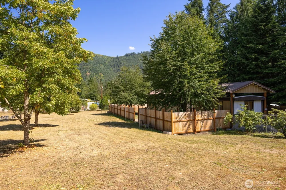 8372 Juniper Lane Maple Falls, WA 98266