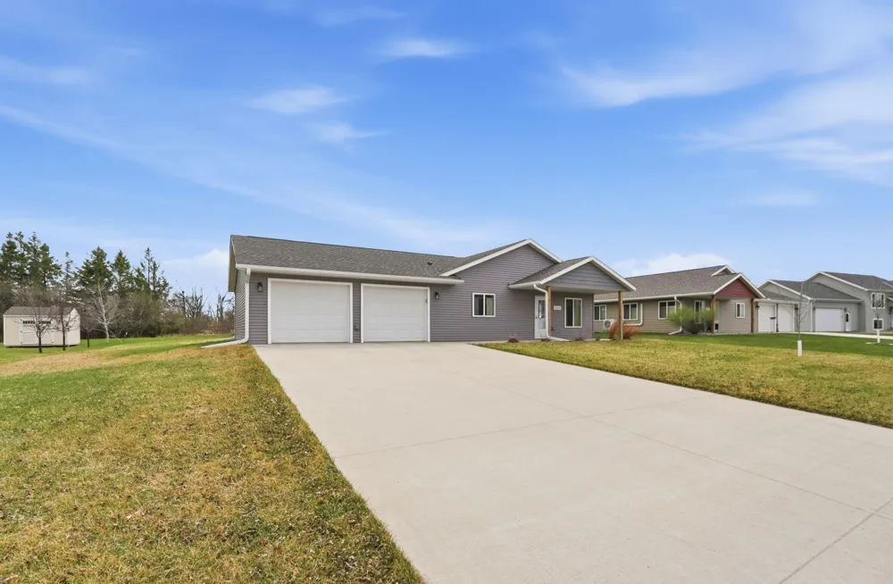 1504 Jasmine Drive Alexandria, MN 56308