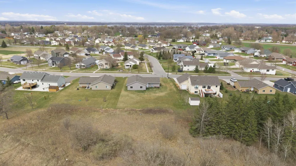 1504 Jasmine Drive Alexandria, MN 56308