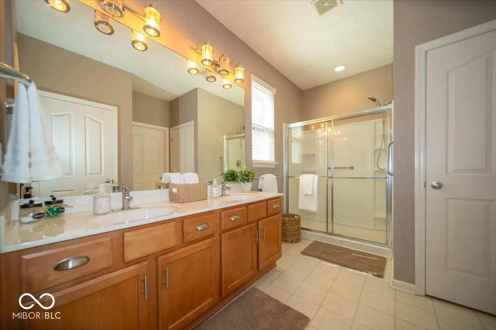 16111 Matlock Circle Westfield, IN 46074
