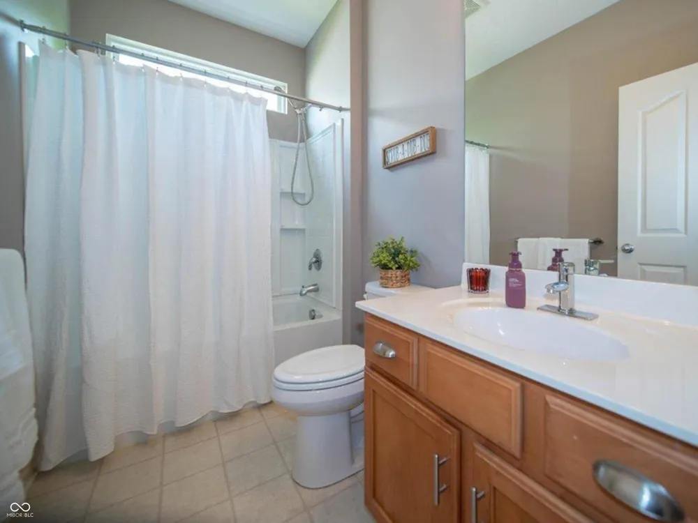 16111 Matlock Circle Westfield, IN 46074