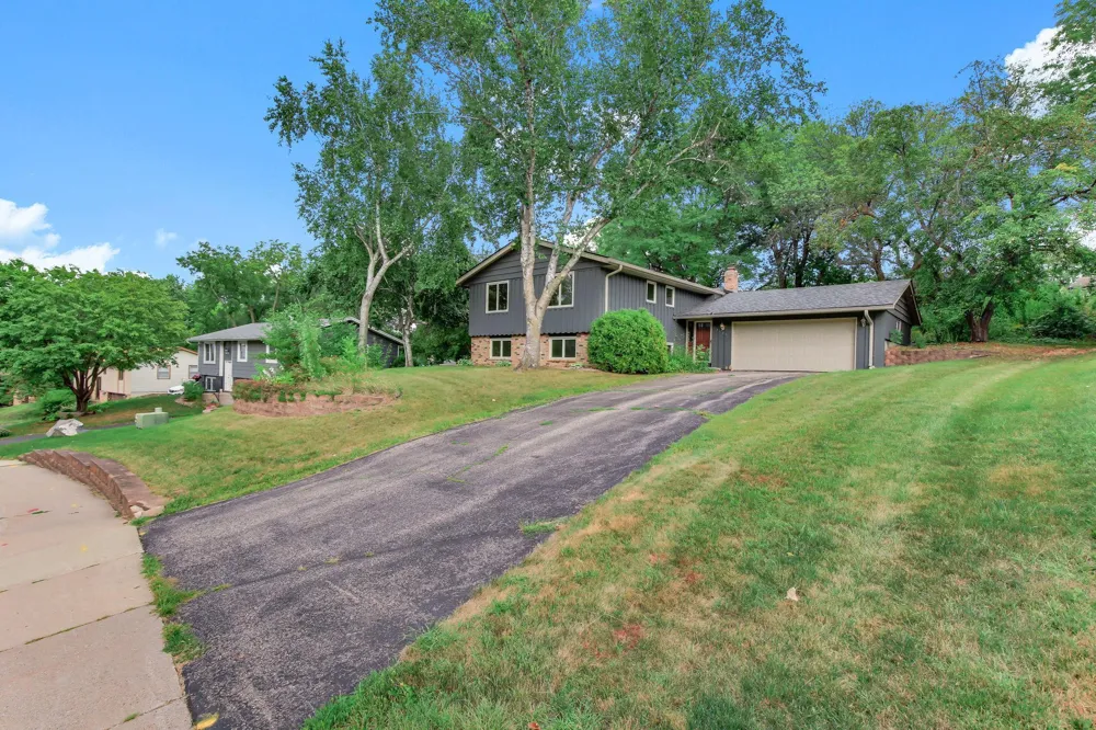 13121 Upton Avenue S Burnsville, MN 55337