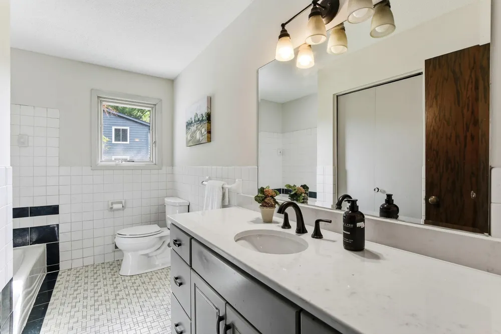 13121 Upton Avenue S Burnsville, MN 55337
