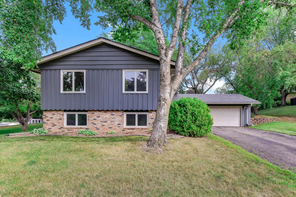 13121 Upton Avenue S Burnsville, MN 55337