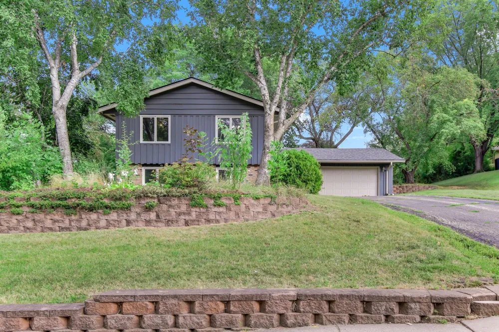 13121 Upton Avenue S Burnsville, MN 55337