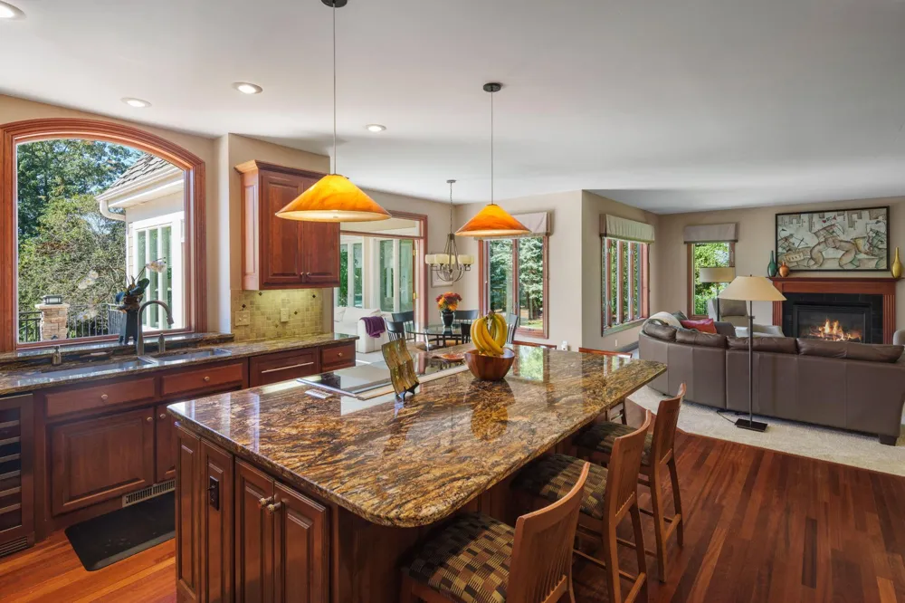 12100 Grandview Terrace Apple Valley, MN 55124