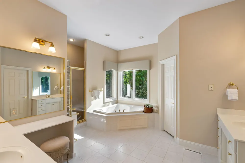 12100 Grandview Terrace Apple Valley, MN 55124