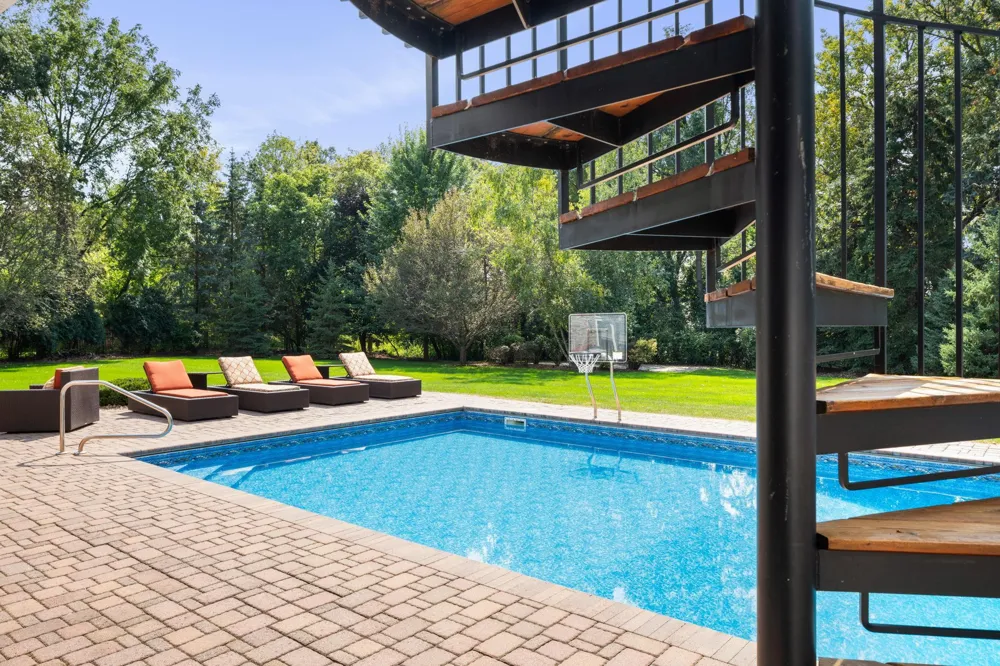 12100 Grandview Terrace Apple Valley, MN 55124