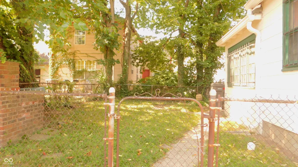 43 W 35th Street W Indianapolis, IN 46208