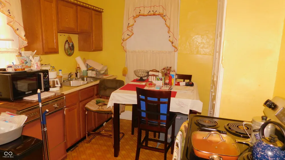 43 W 35th Street W Indianapolis, IN 46208