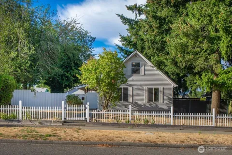 821 E 60th Street