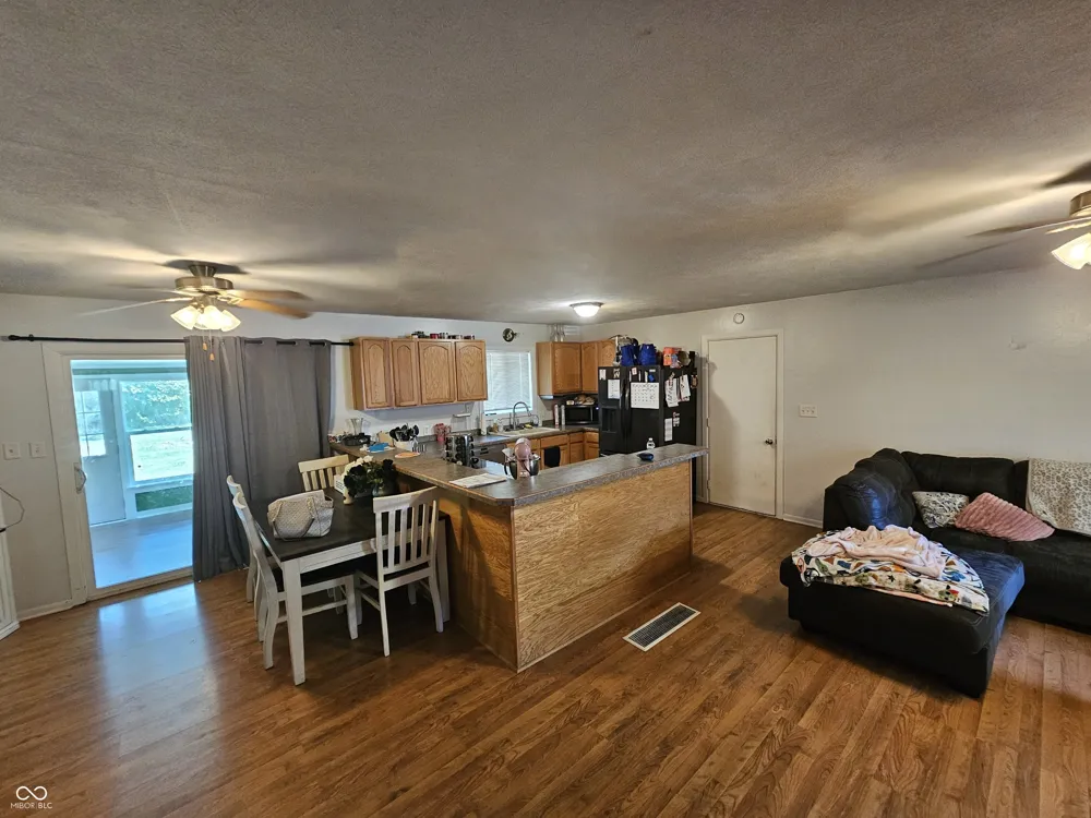 6302 W Loretta Drive Indianapolis, IN 46221