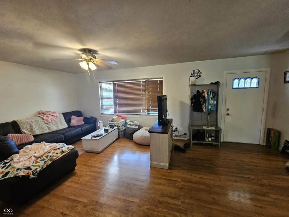 6302 W Loretta Drive Indianapolis, IN 46221