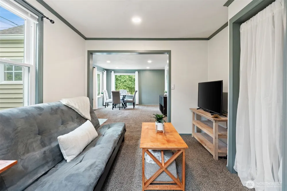 713 Hull Avenue Port Orchard, WA 98366