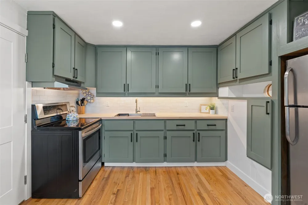 713 Hull Avenue Port Orchard, WA 98366
