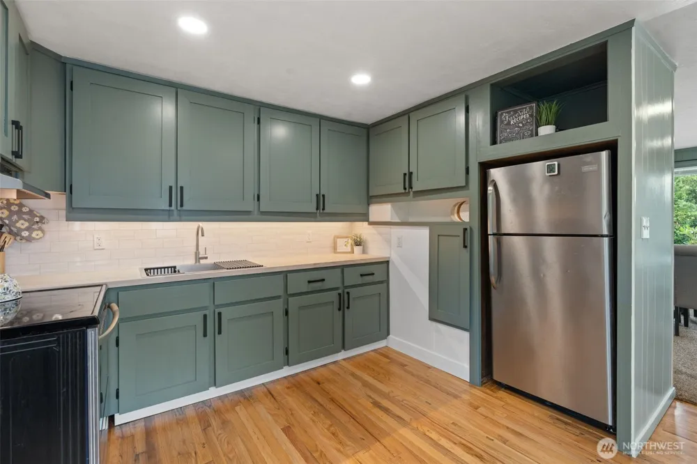 713 Hull Avenue Port Orchard, WA 98366