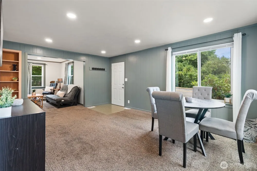 713 Hull Avenue Port Orchard, WA 98366