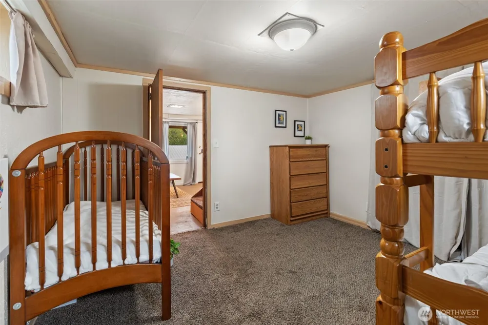 713 Hull Avenue Port Orchard, WA 98366