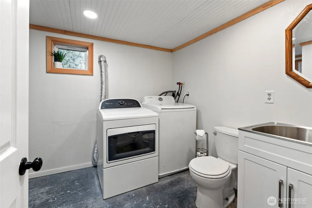 713 Hull Avenue Port Orchard, WA 98366