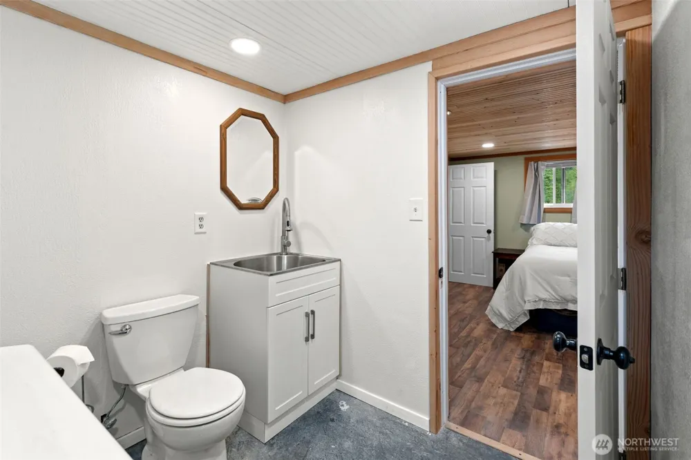 713 Hull Avenue Port Orchard, WA 98366