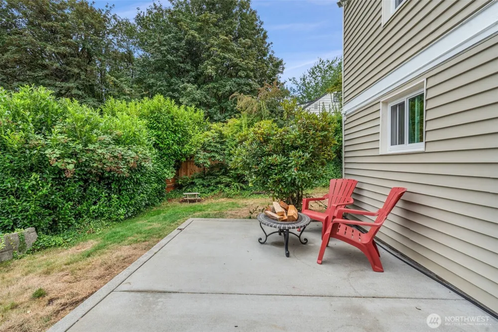 713 Hull Avenue Port Orchard, WA 98366