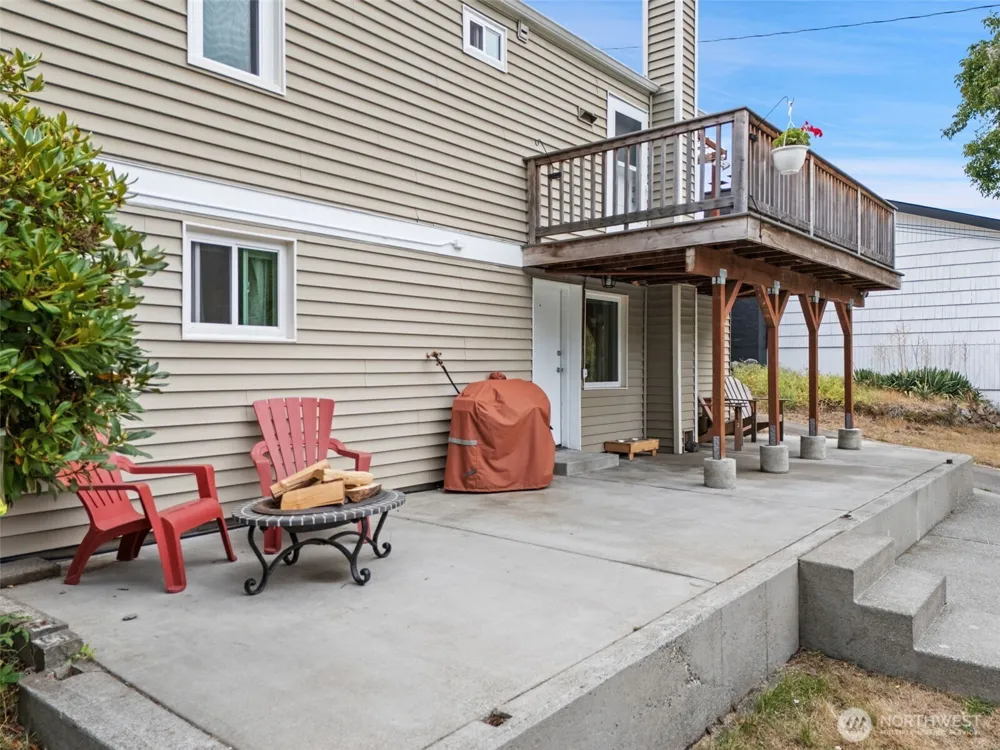 713 Hull Avenue Port Orchard, WA 98366