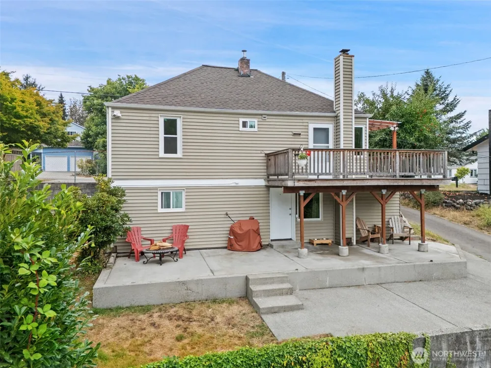713 Hull Avenue Port Orchard, WA 98366