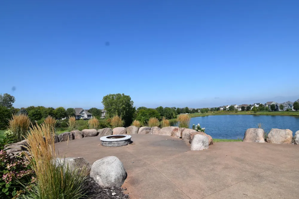 16671 Diamonte Path Lakeville, MN 55044