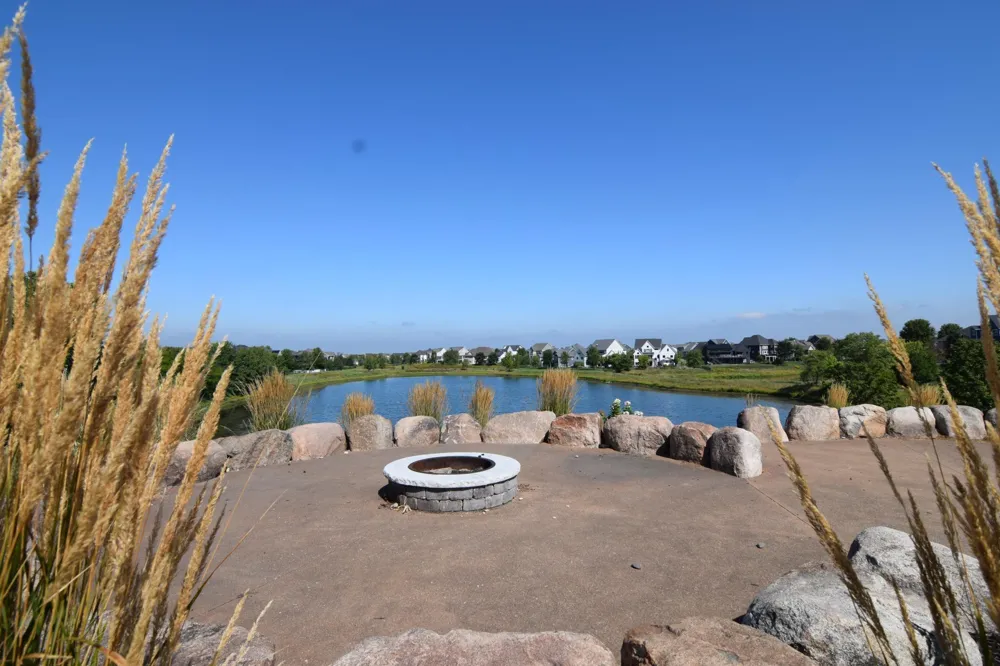 16671 Diamonte Path Lakeville, MN 55044