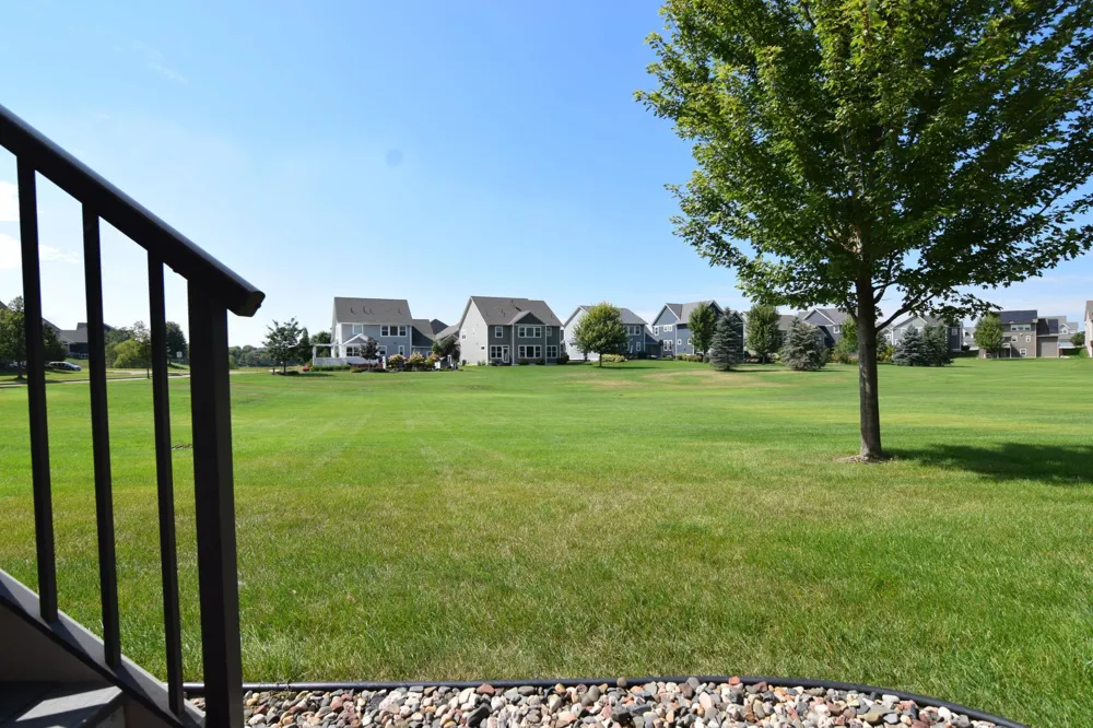 16671 Diamonte Path Lakeville, MN 55044